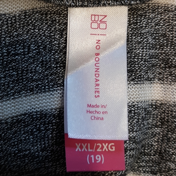 NWOT GRAY & WHITE STRIPED POLY HI/LO TOP,  XXL - Picture 5 of 7